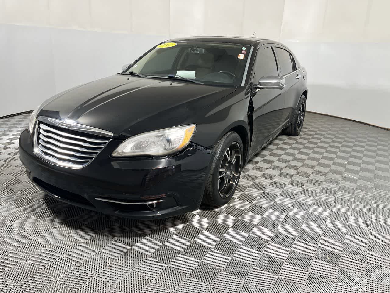 Used 2012 Chrysler 200 Limited FWD image 4