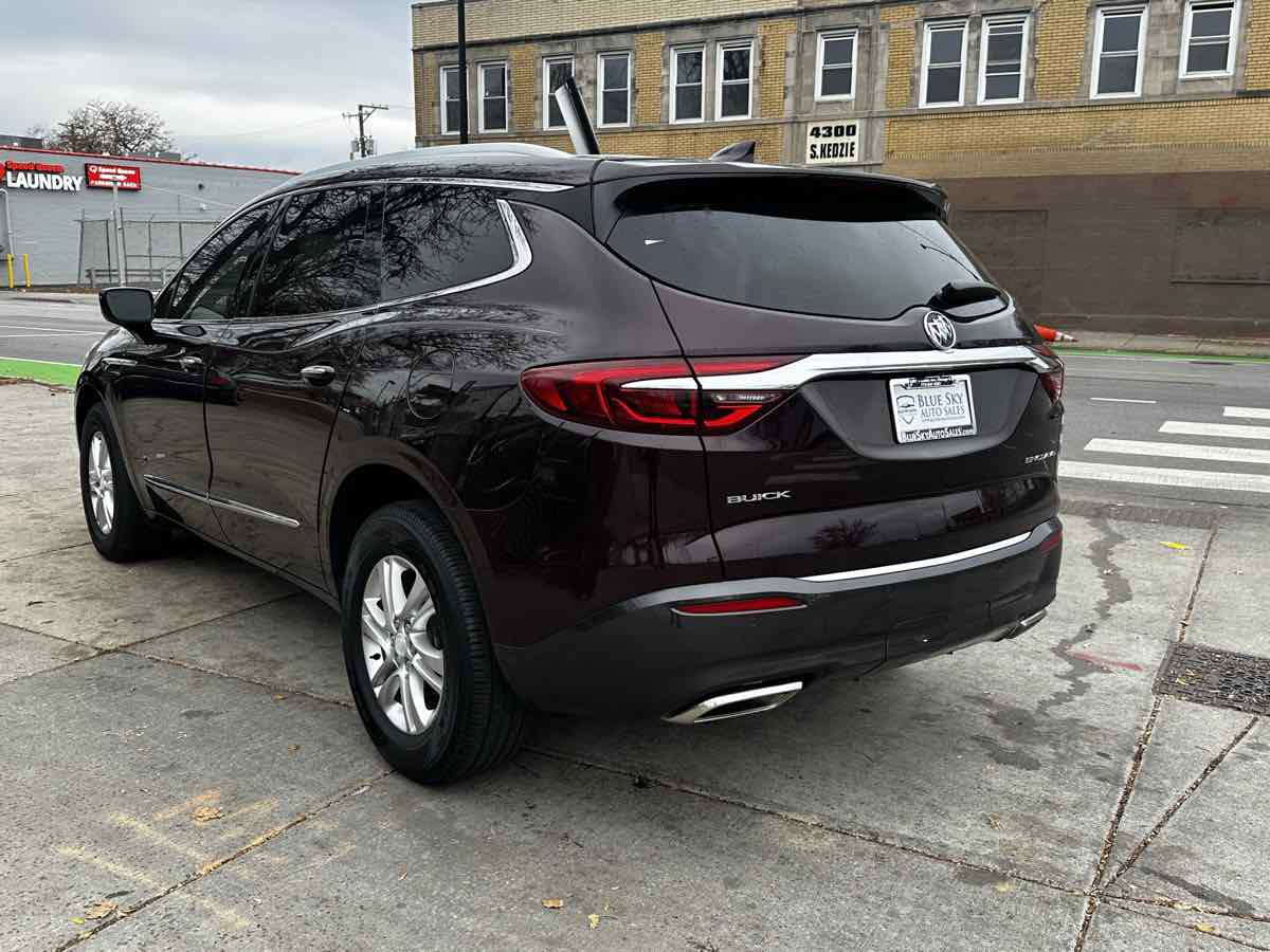 Used 2018 Buick Enclave Essence image 6