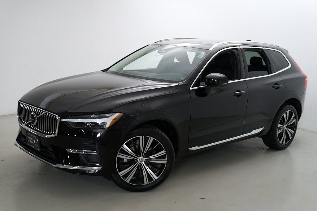 Certified 2023 Volvo XC60 B5 Plus AWD/4WD image 3