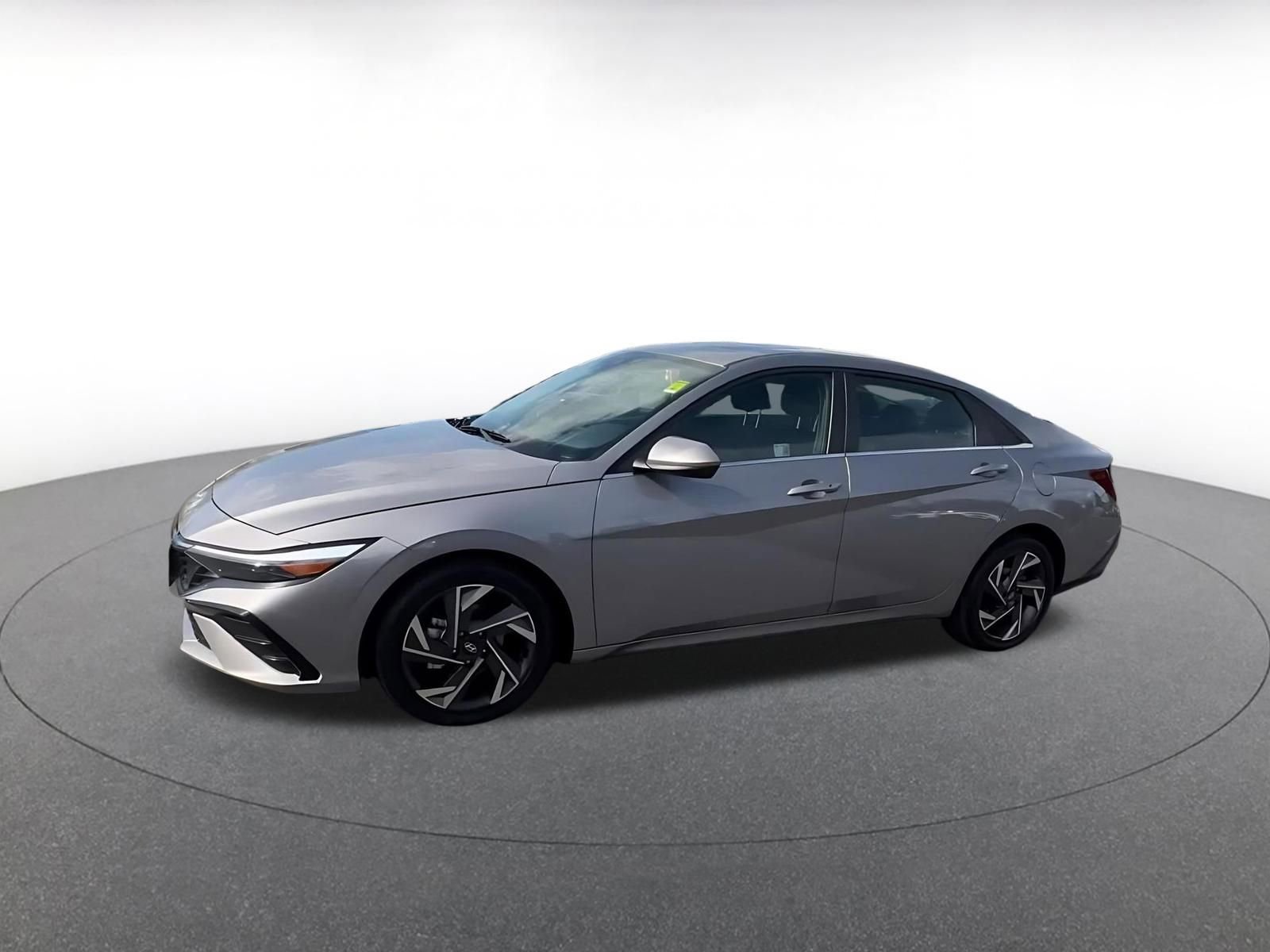 Used 2025 Hyundai Elantra SEL image 8