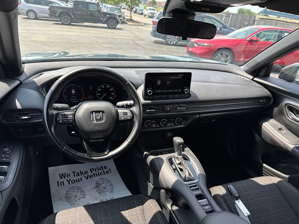 Certified 2025 Honda HR-V Sport image 33