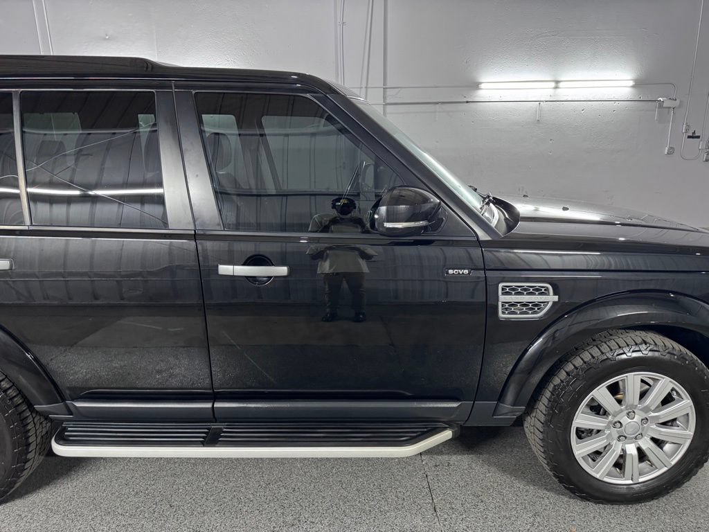 Used 2016 Land Rover LR4 AWD/4WD image 4