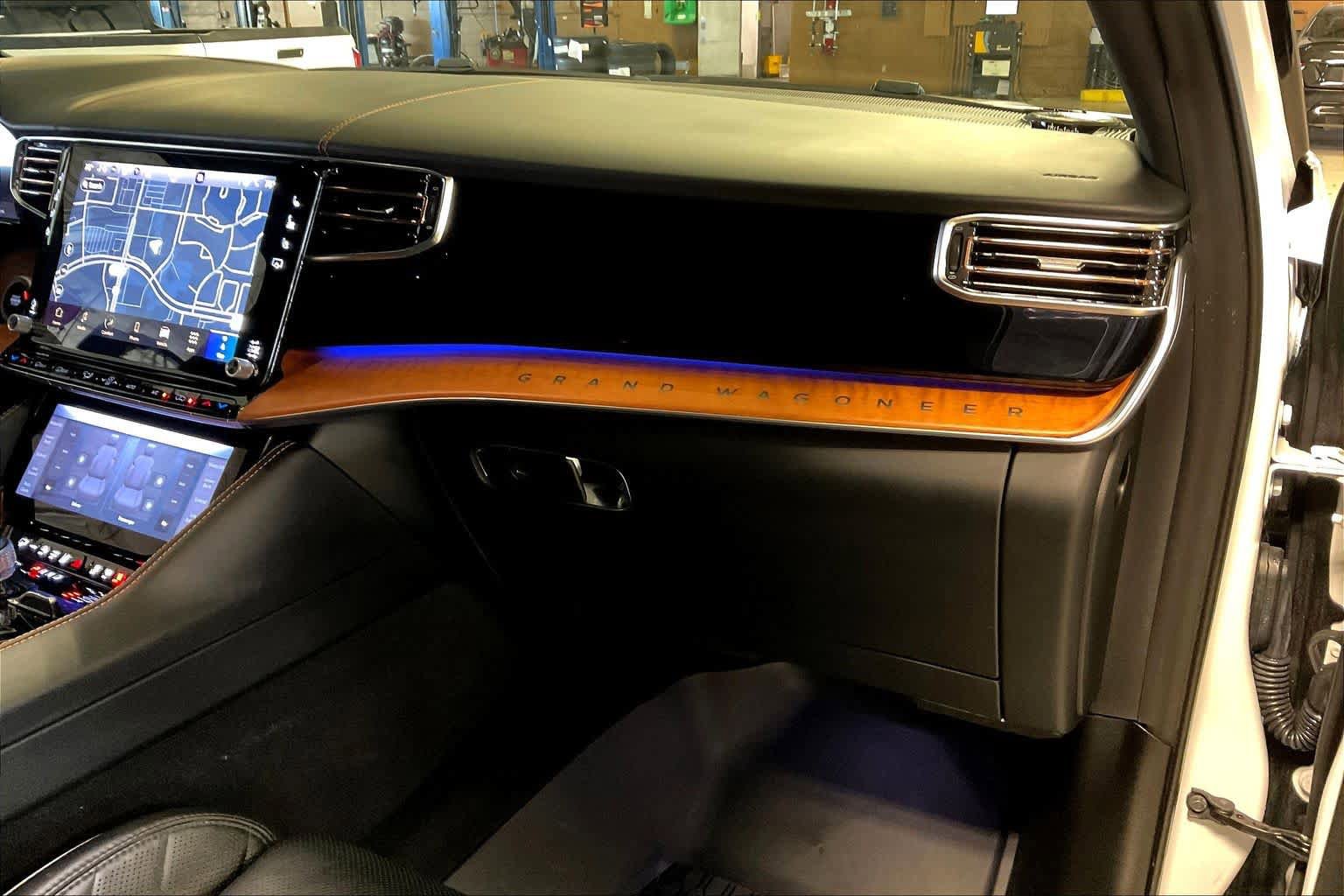 Used 2024 Jeep Grand Wagoneer Series III w/ Rear Seat Video Group 1 AWD/4WD image 17