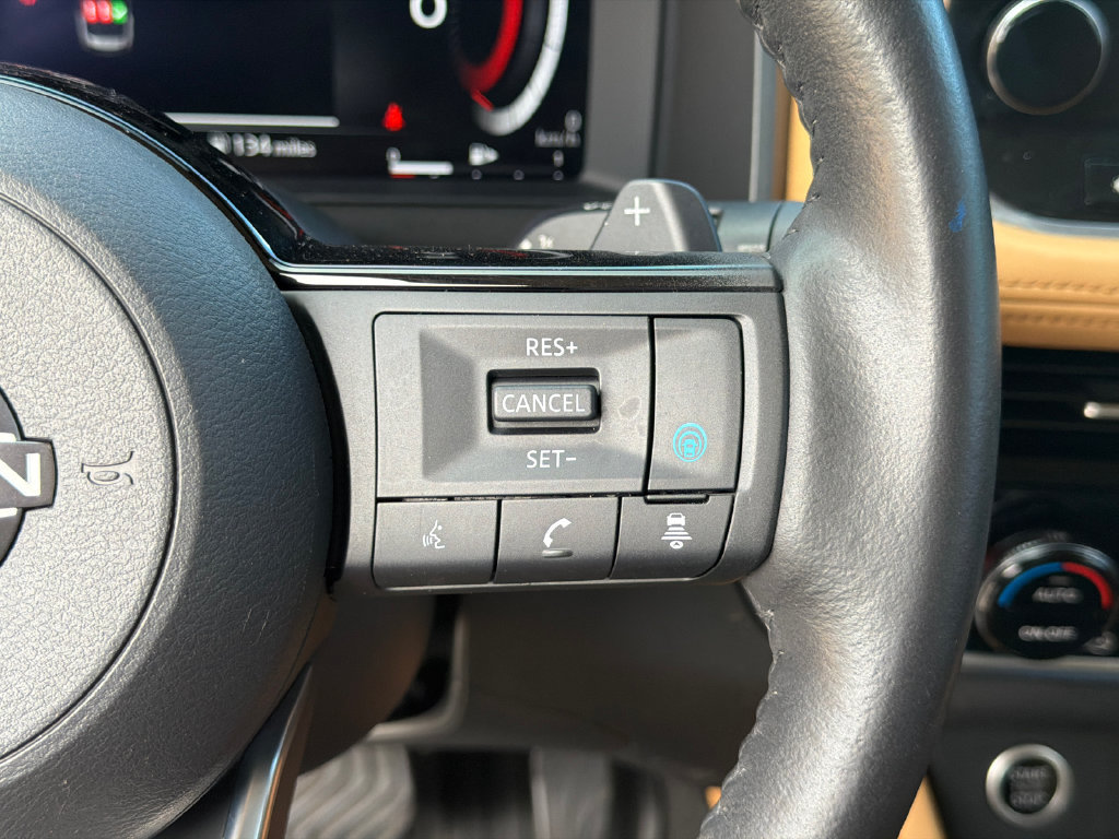 Used 2023 Nissan Rogue Platinum w/ Platinum Premium Package FWD image 27