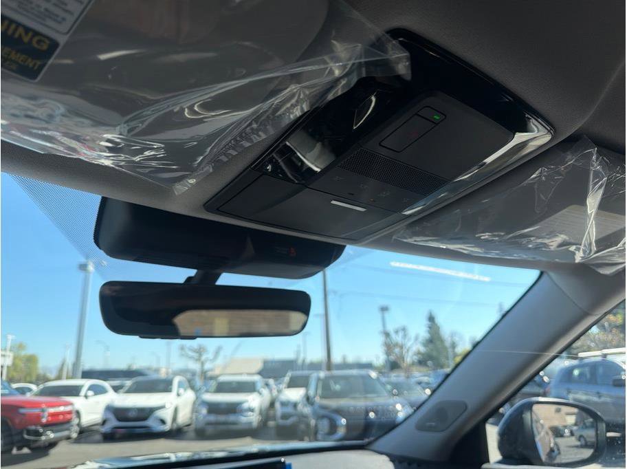 New 2026 Mitsubishi Outlander LE image 16