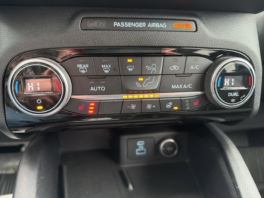 Used 2021 Ford Escape SEL w/ SEL Stealth AWD Package image 17