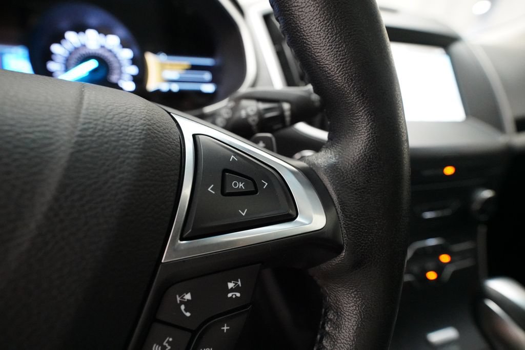 Used 2017 Ford Edge SEL w/ Equipment Group 201A AWD/4WD image 19