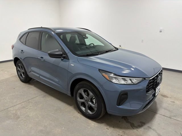 Used 2024 Ford Escape ST-Line w/ Tech Pack #1 AWD/4WD image 3