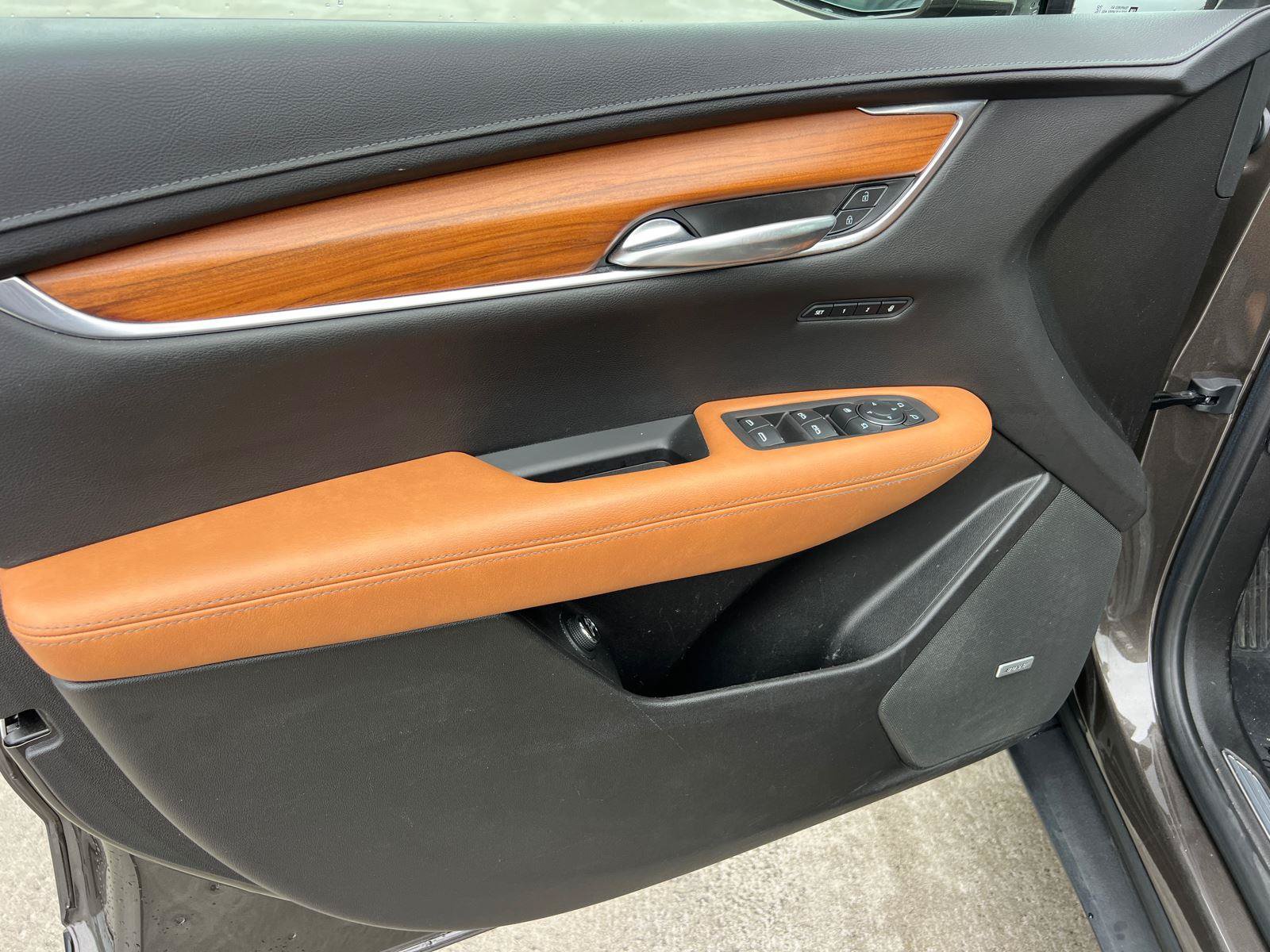 Used 2020 Cadillac XT5 Premium Luxury FWD image 10