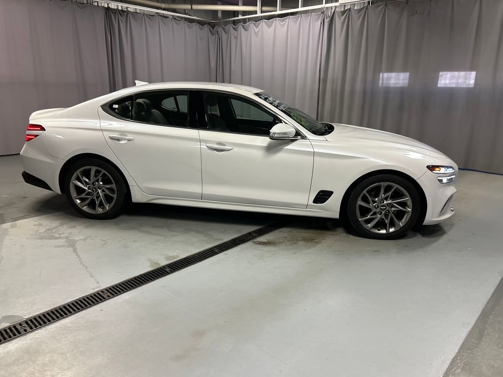 Used 2022 Genesis G70 2.0T image 8