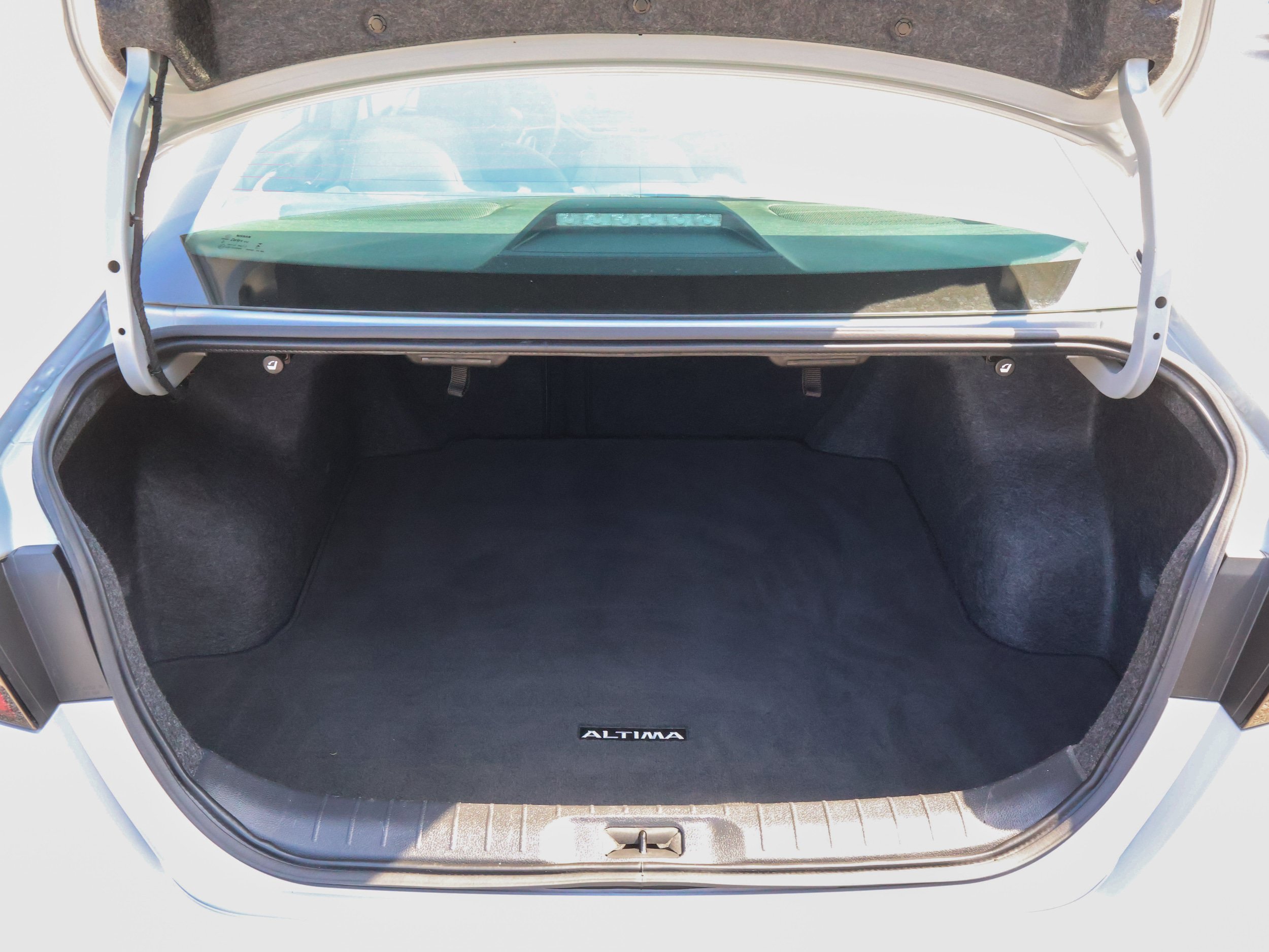 Used 2025 Nissan Altima 2.5 SV FWD image 9