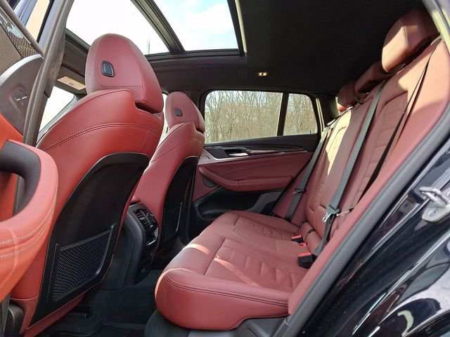 Used 2025 BMW X4 M40i w/ Premium Package image 10