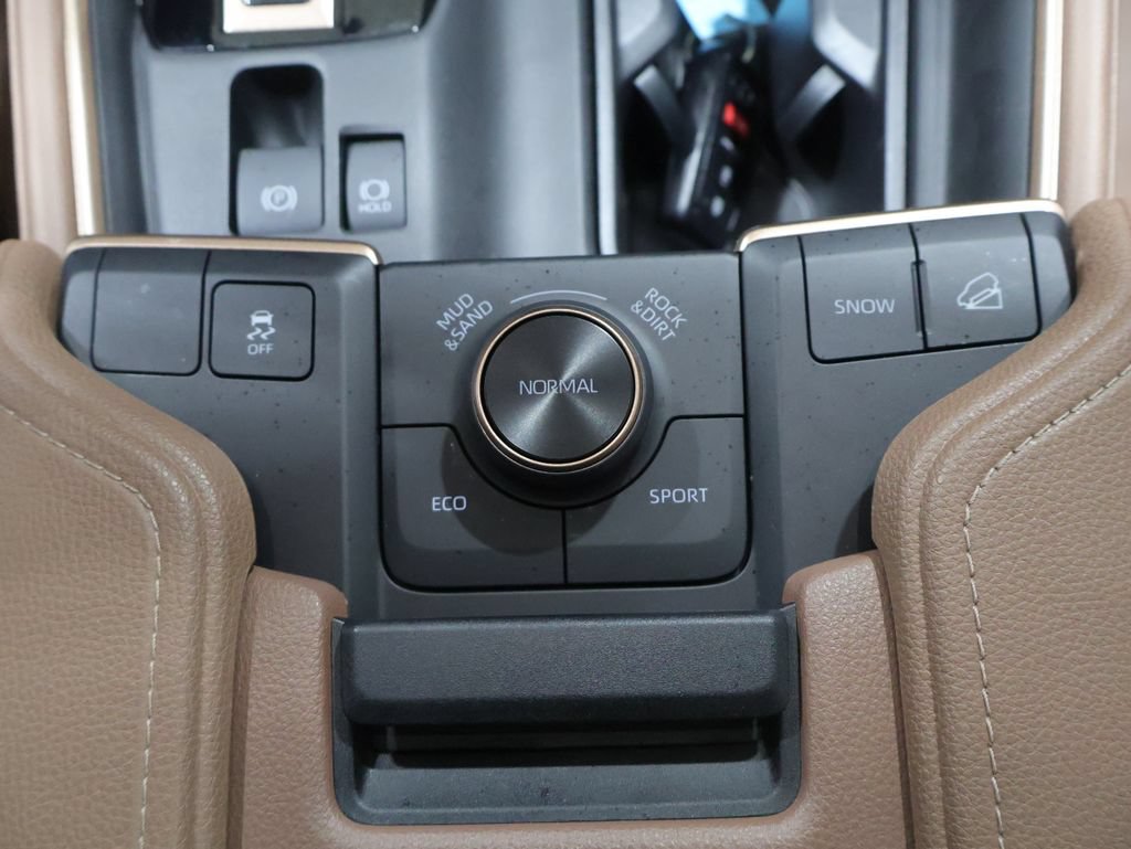 Used 2025 Toyota Grand Highlander AWD Hybrid image 32