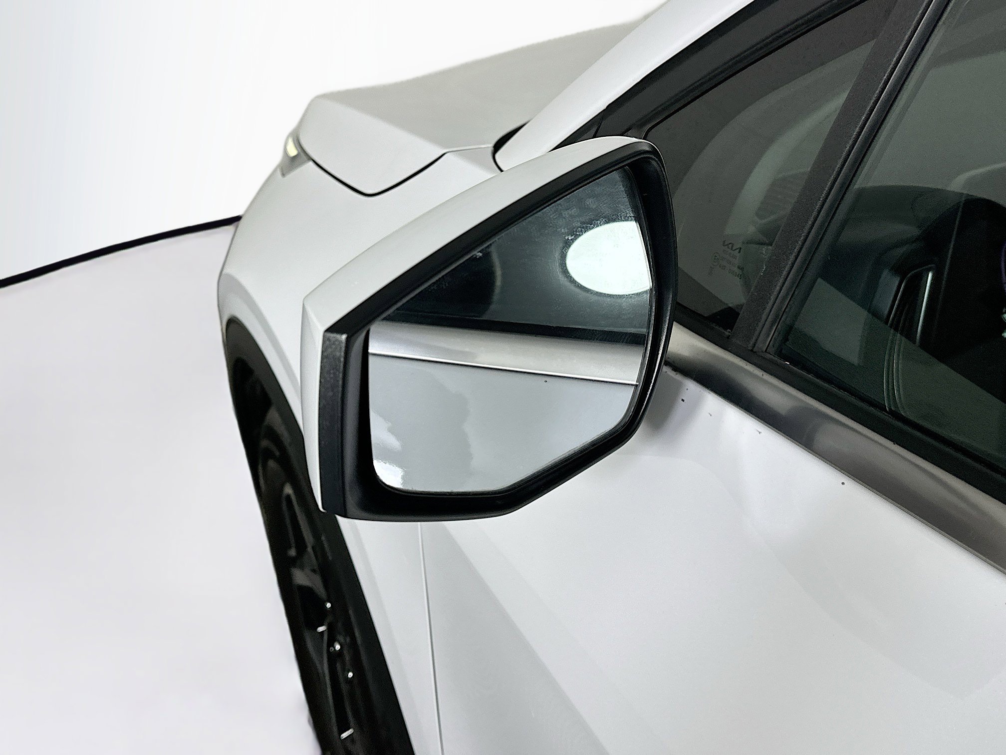 Used 2025 Kia Sportage LX image 16