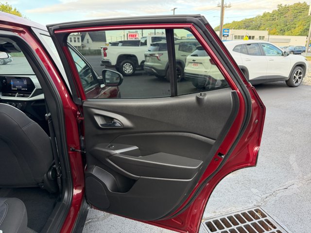 Used 2025 Chevrolet Trax LS w/ Driver Confidence Package FWD image 25