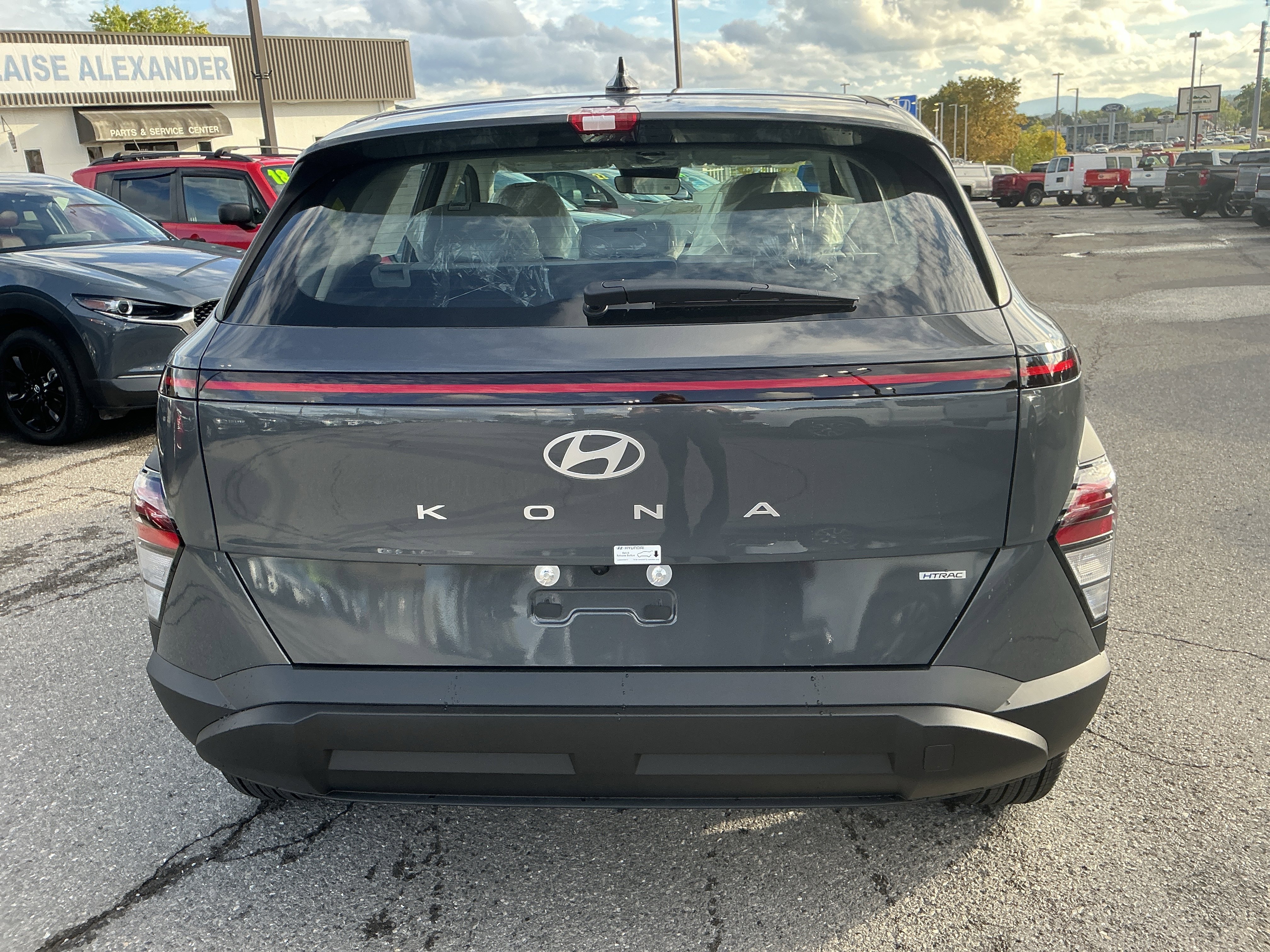 New 2026 Hyundai Kona SE image 4