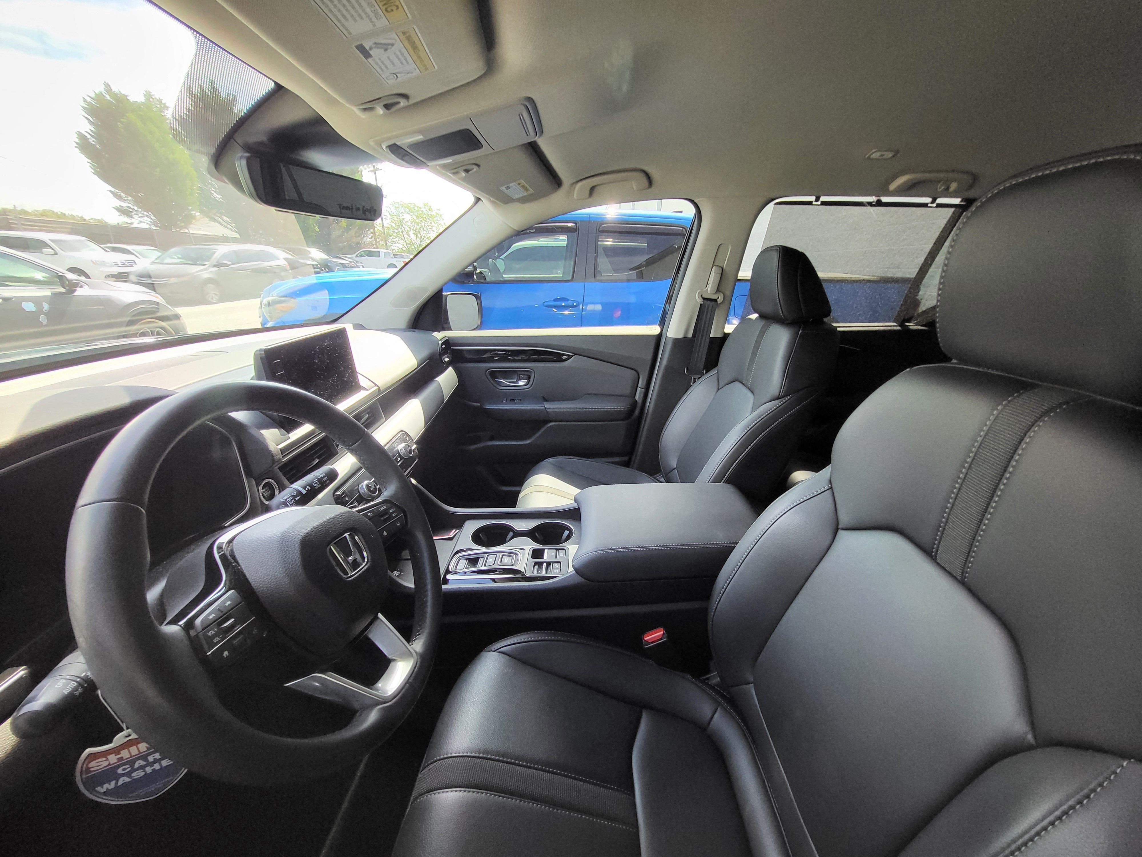 Used 2025 Honda Pilot EX-L image 10