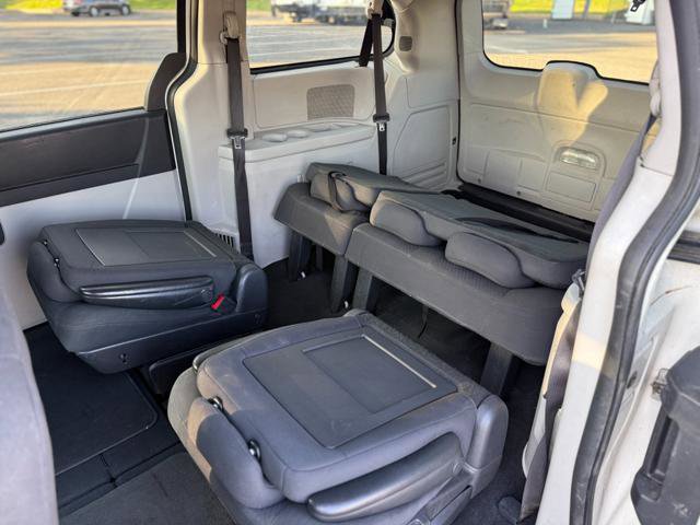 Used 2010 Dodge Grand Caravan Hero FWD image 16