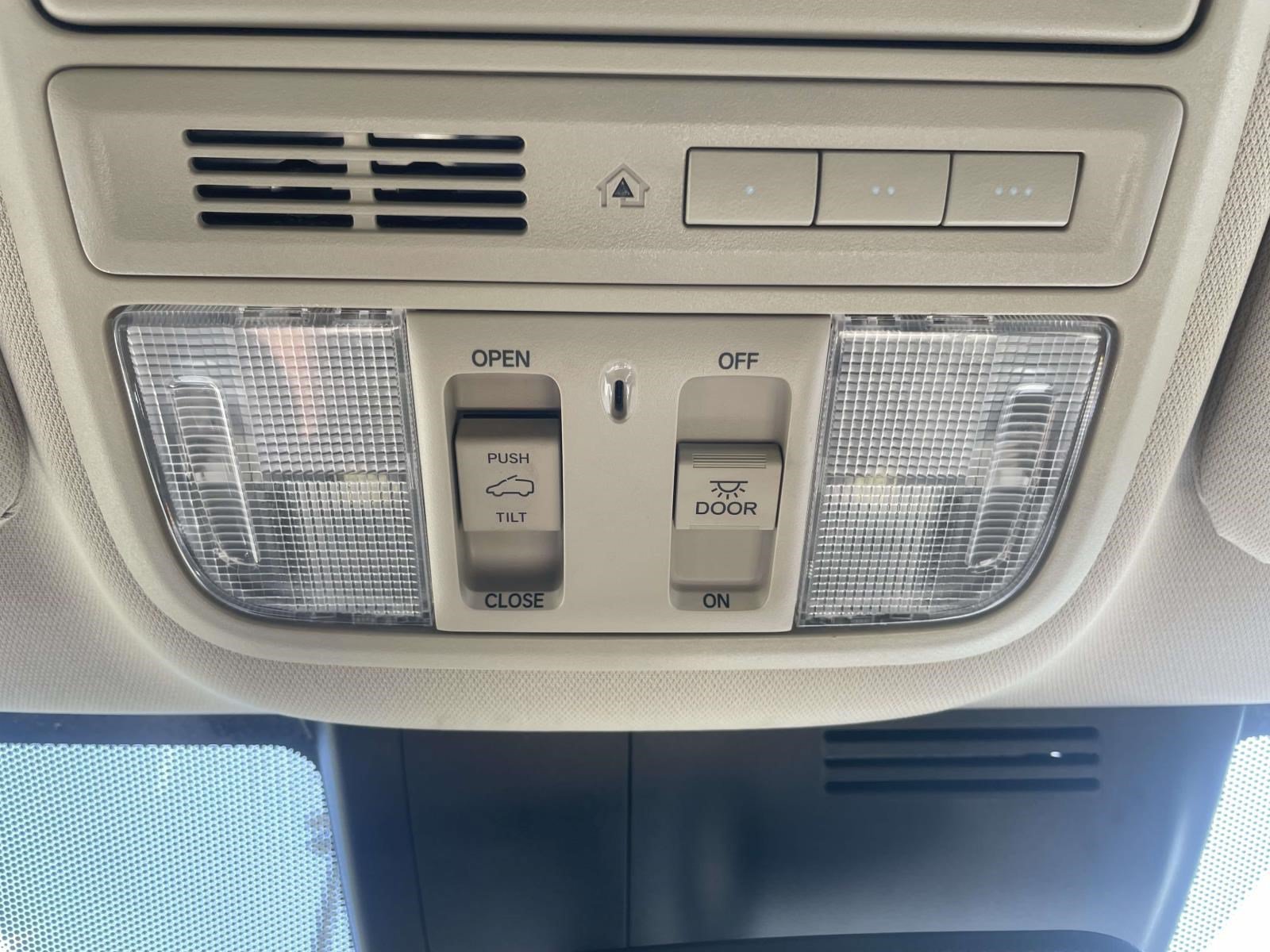 Used 2018 Honda CR-V Touring image 32