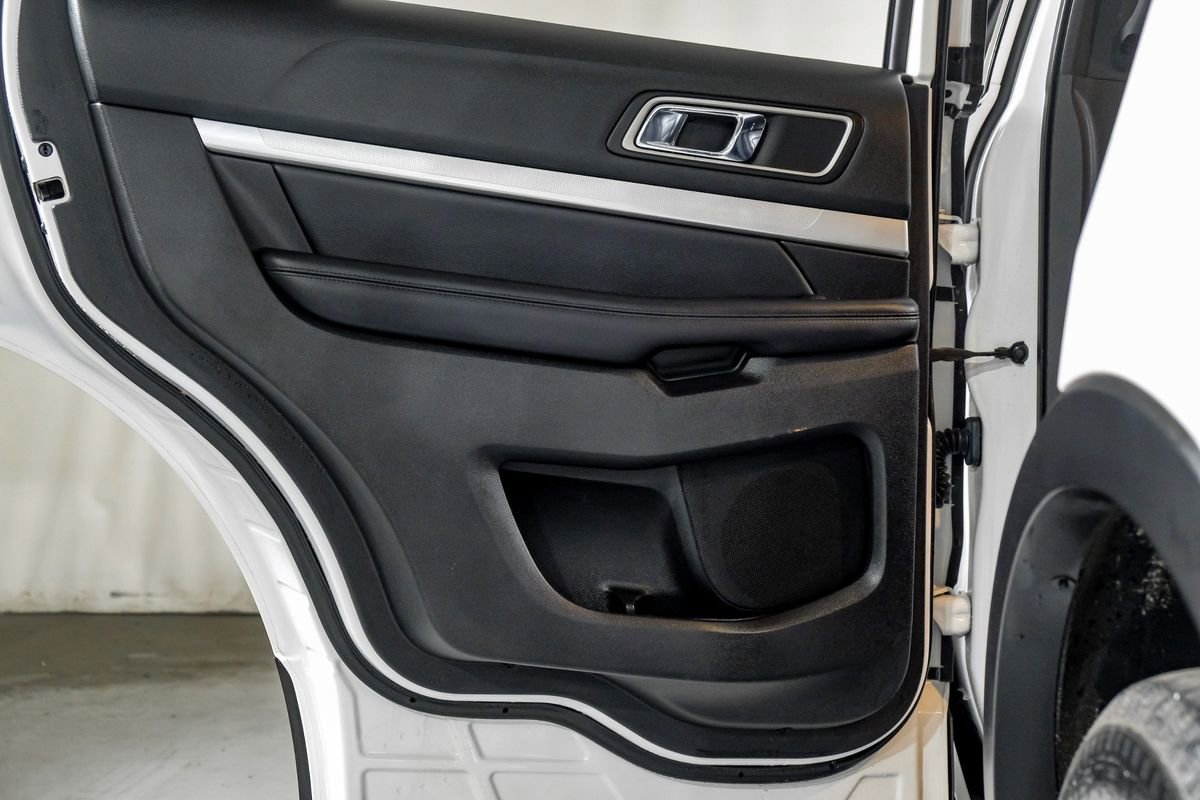 Used 2017 Ford Explorer XLT w/ Equipment Group 202A FWD image 36