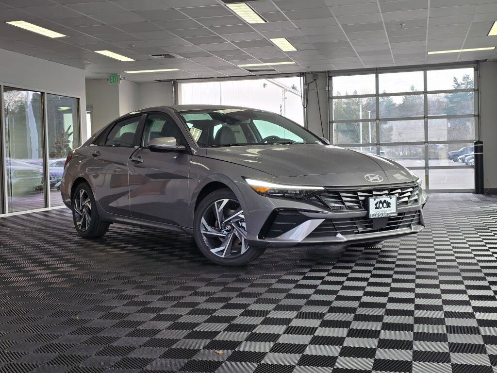 New 2026 Hyundai Elantra Limited image 3