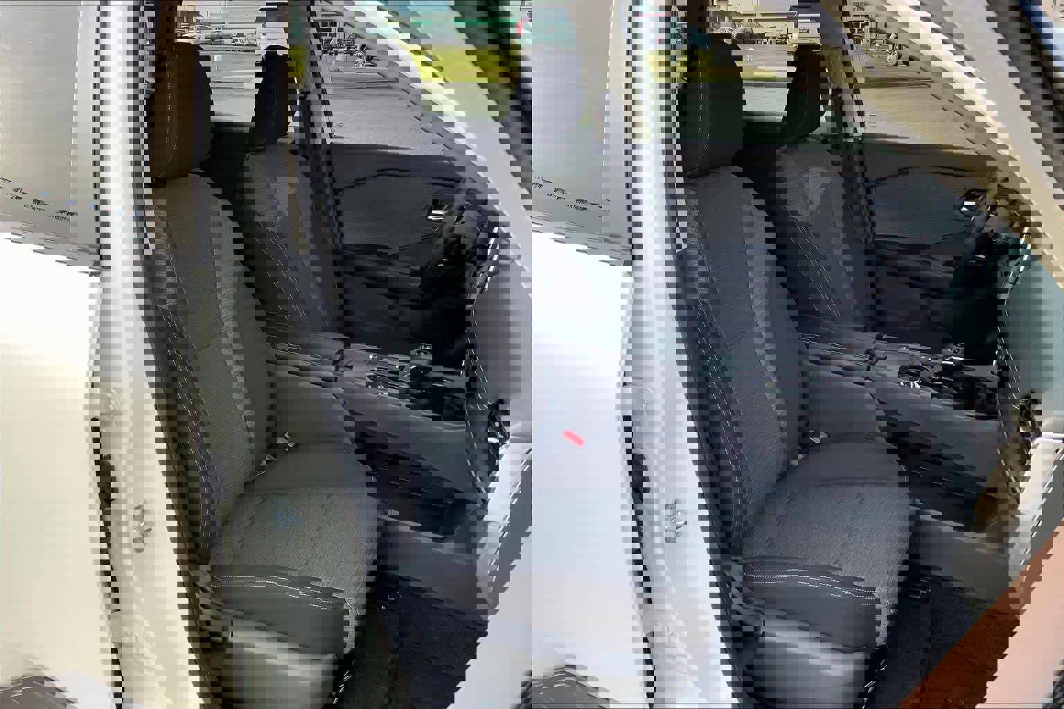 Used 2023 Nissan Rogue SV image 9