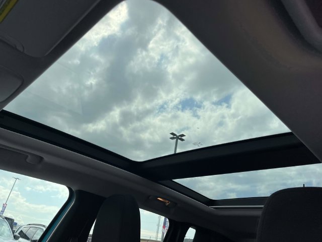 Certified 2021 Jeep Renegade Latitude w/ Luxury Group I FWD image 14