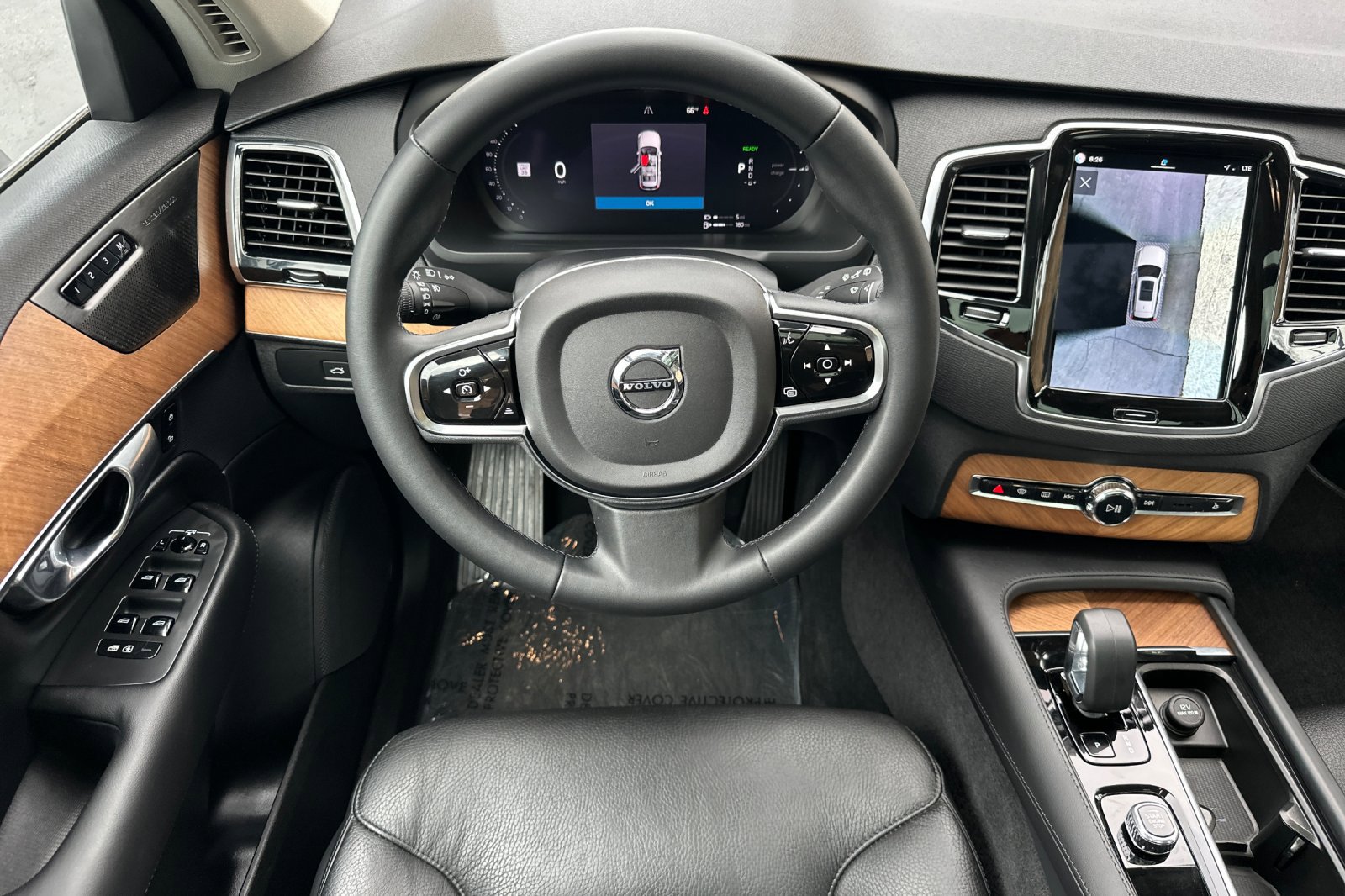 Certified 2023 Volvo XC90 T8 Plus AWD/4WD image 17
