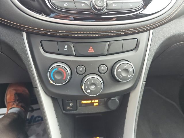 Used 2022 Chevrolet Trax LS w/ Tint and Cruise Package FWD image 17