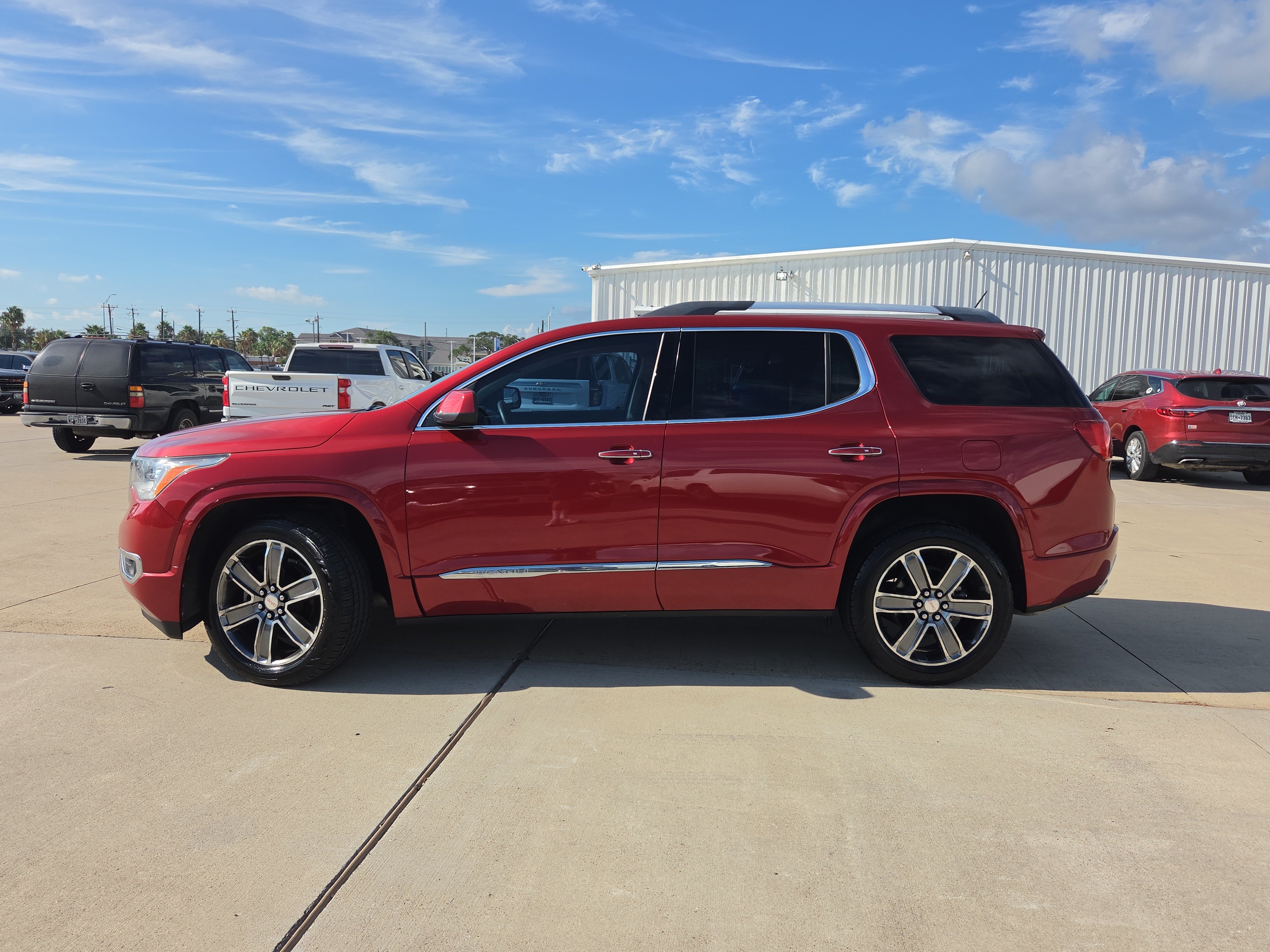 Used 2019 GMC Acadia Denali w/ Technology Package FWD image 8