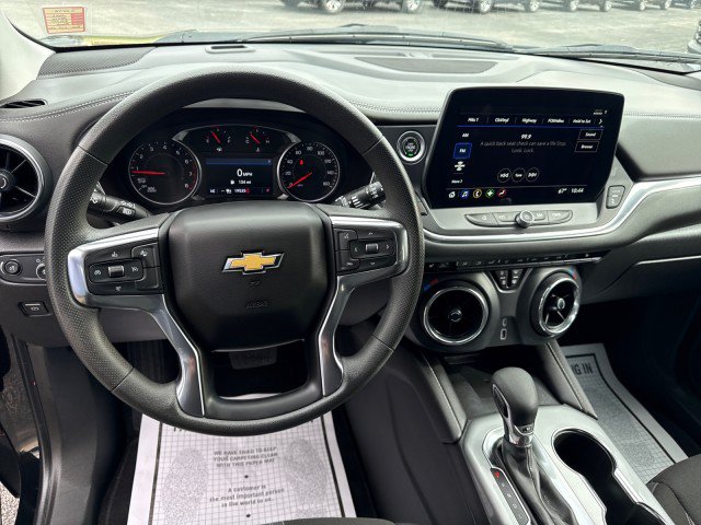 Used 2023 Chevrolet Blazer LT w/ Convenience Package FWD image 17