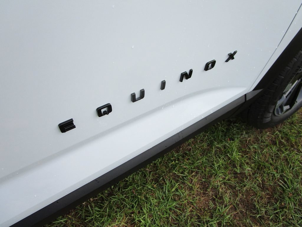 New 2026 Chevrolet Equinox RS w/ Convenience Package III FWD image 17