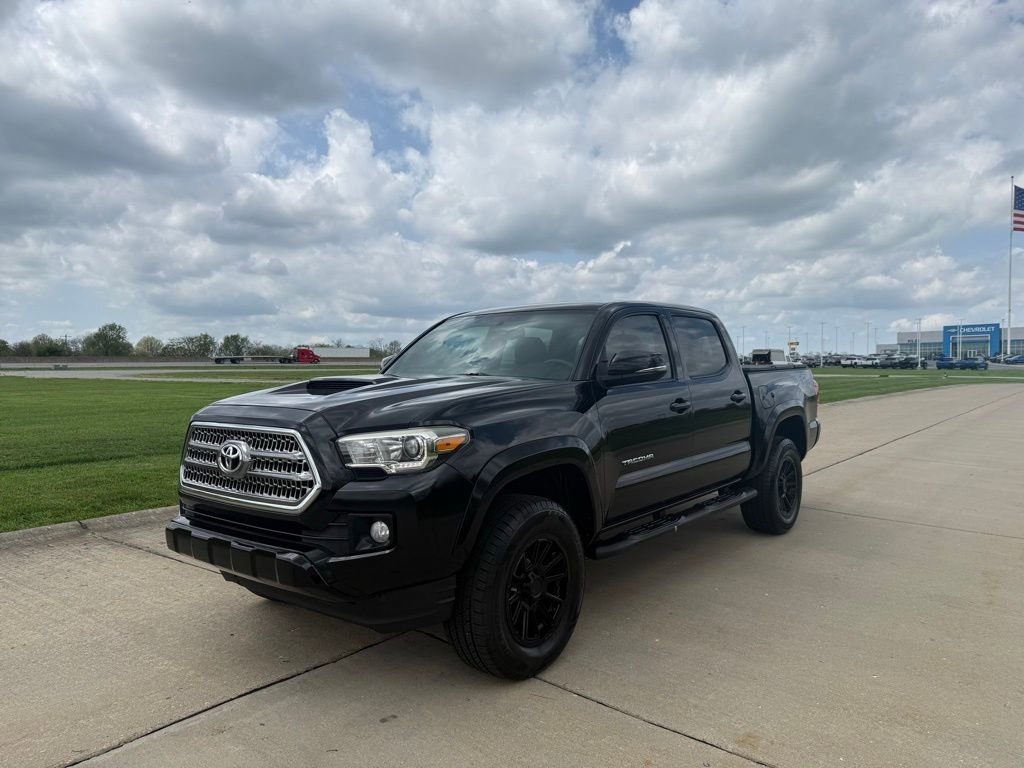Used 2016 Toyota Tacoma TRD Sport w/ Premium & Technology Package AWD/4WD image 8
