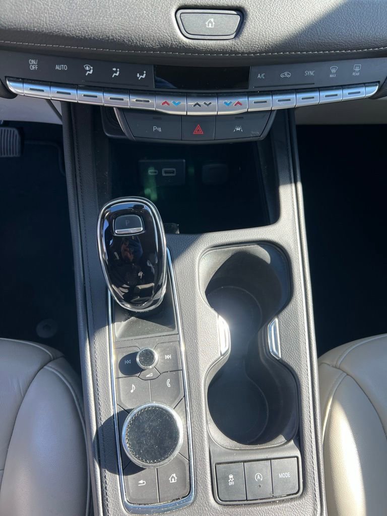 Used 2023 Cadillac XT4 Premium Luxury image 13