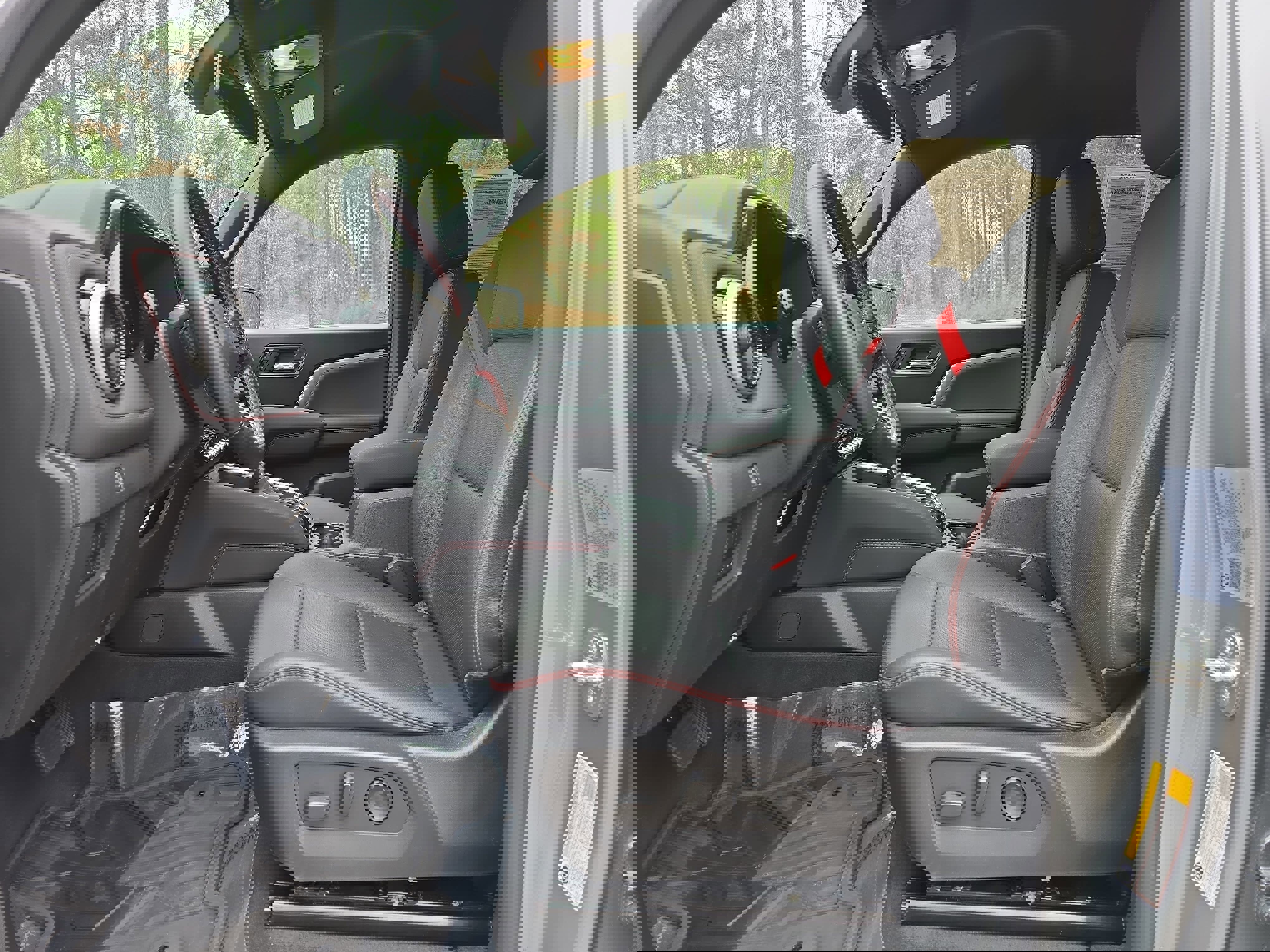 Used 2023 Chevrolet Colorado Z71 w/ Z71 Convenience Package 2 image 14