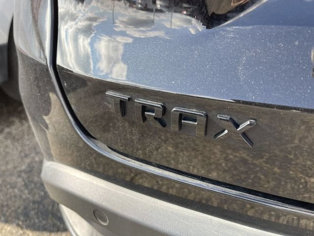 Used 2025 Chevrolet Trax RS FWD image 6