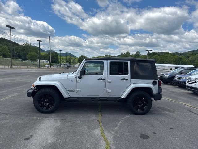 Used 2012 Jeep Wrangler Unlimited Sahara w/ Connectivity Group AWD/4WD image 5