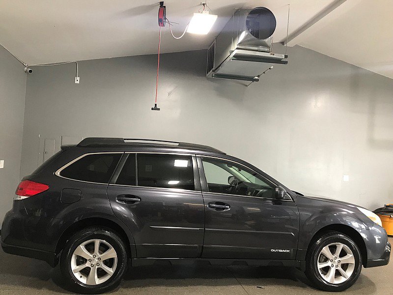 Used 2013 Subaru Outback 2.5i Limited w/ Moonroof Pkg image 2
