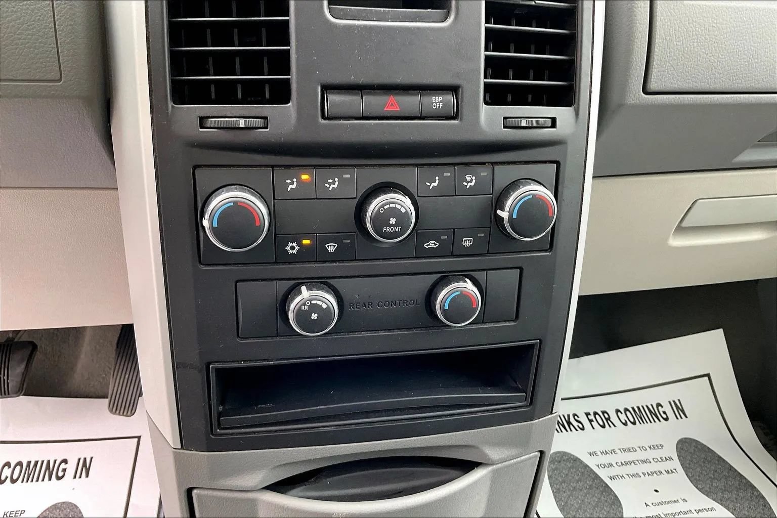 Used 2010 Dodge Grand Caravan SE FWD image 17