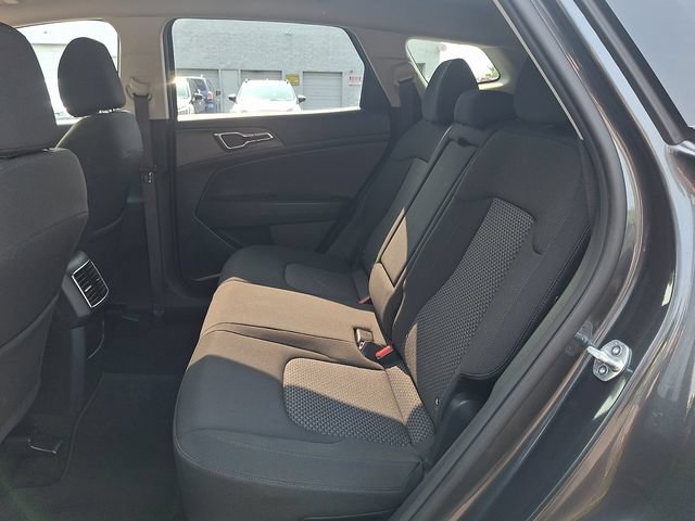 Used 2023 Kia Sportage LX AWD/4WD image 10