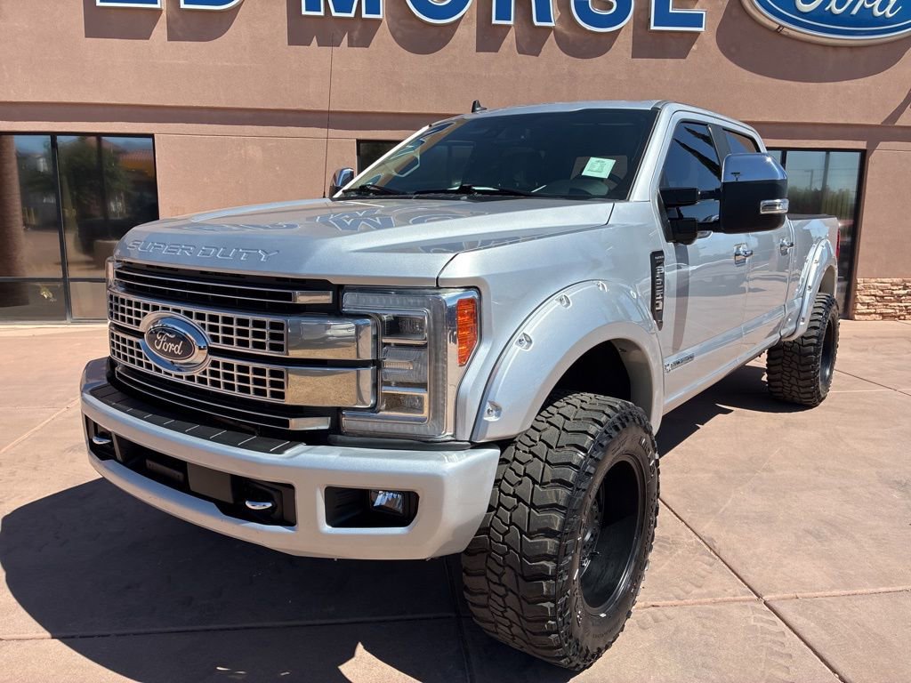 Used 2019 Ford F250 Platinum w/ Platinum Ultimate Package AWD/4WD image 2