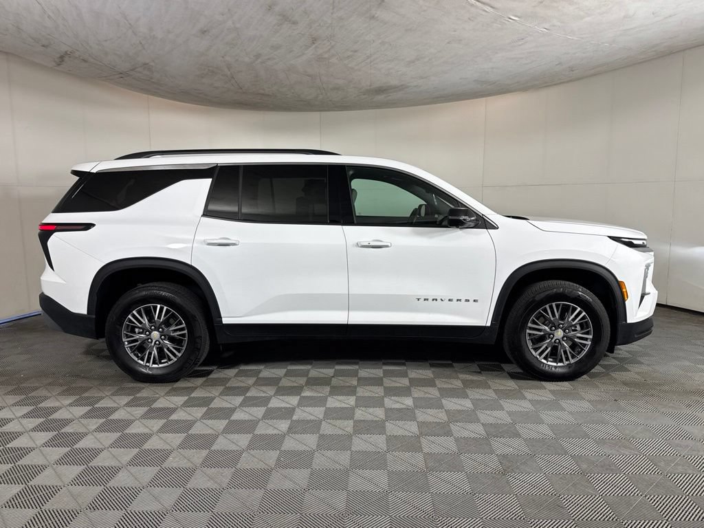 Certified 2026 Chevrolet Traverse LT w/ Driver Confidence Package AWD/4WD image 8