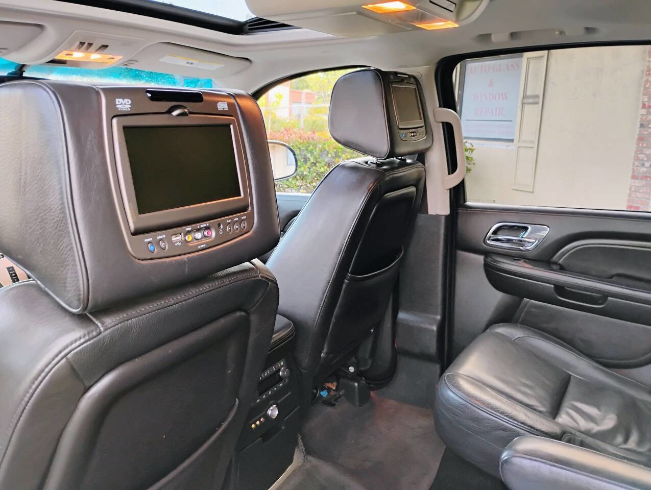 Used 2014 Cadillac Escalade ESV Platinum AWD/4WD image 12