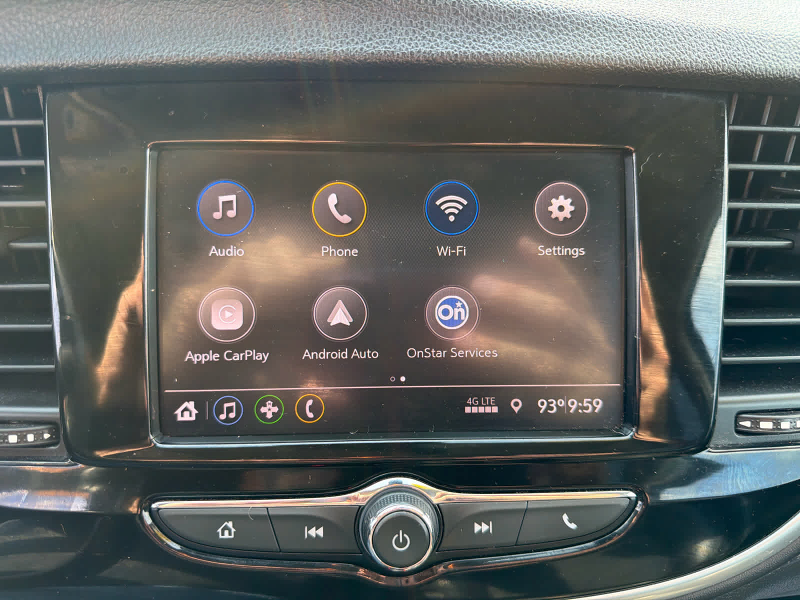Used 2021 Buick Encore Preferred AWD/4WD image 17