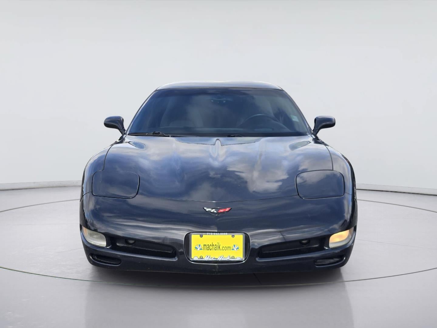 Used 2004 Chevrolet Corvette Coupe w/ Preferred Equipment Group RWD image 2