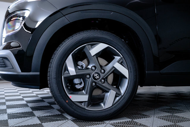 New 2026 Hyundai Venue SEL FWD image 9
