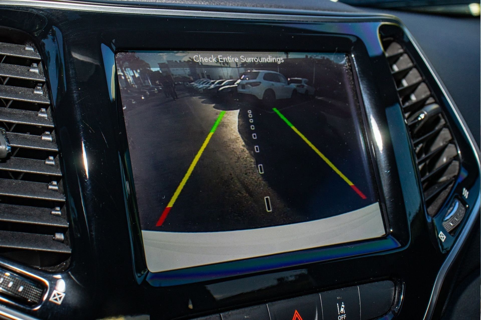 Used 2019 Jeep Cherokee High Altitude image 35