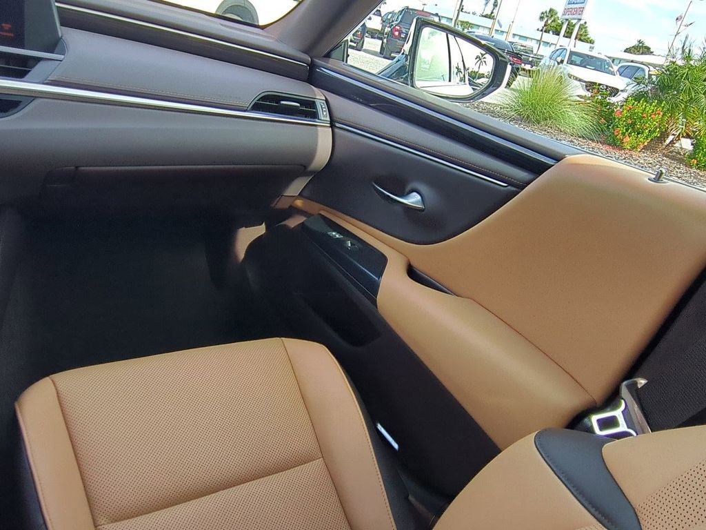 Used 2021 Lexus ES 350 350 w/ Premium Package image 16