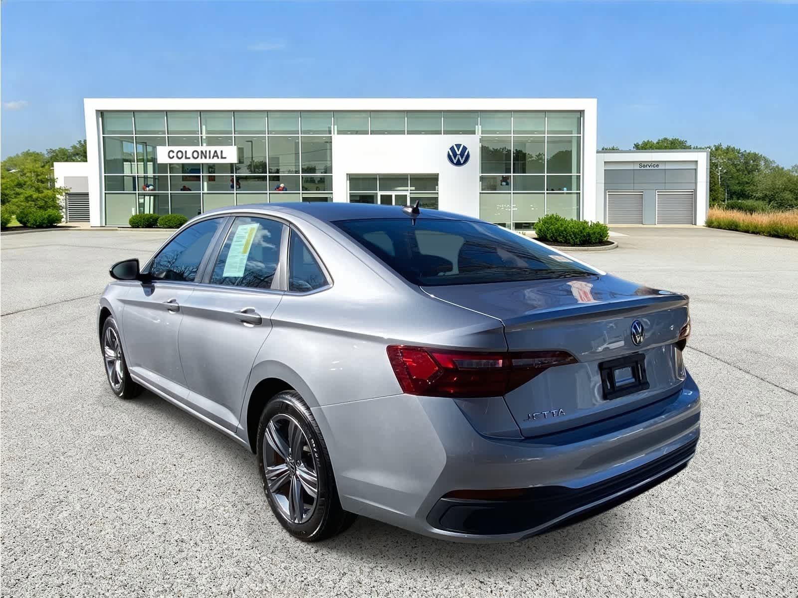 Certified 2022 Volkswagen Jetta SE image 3