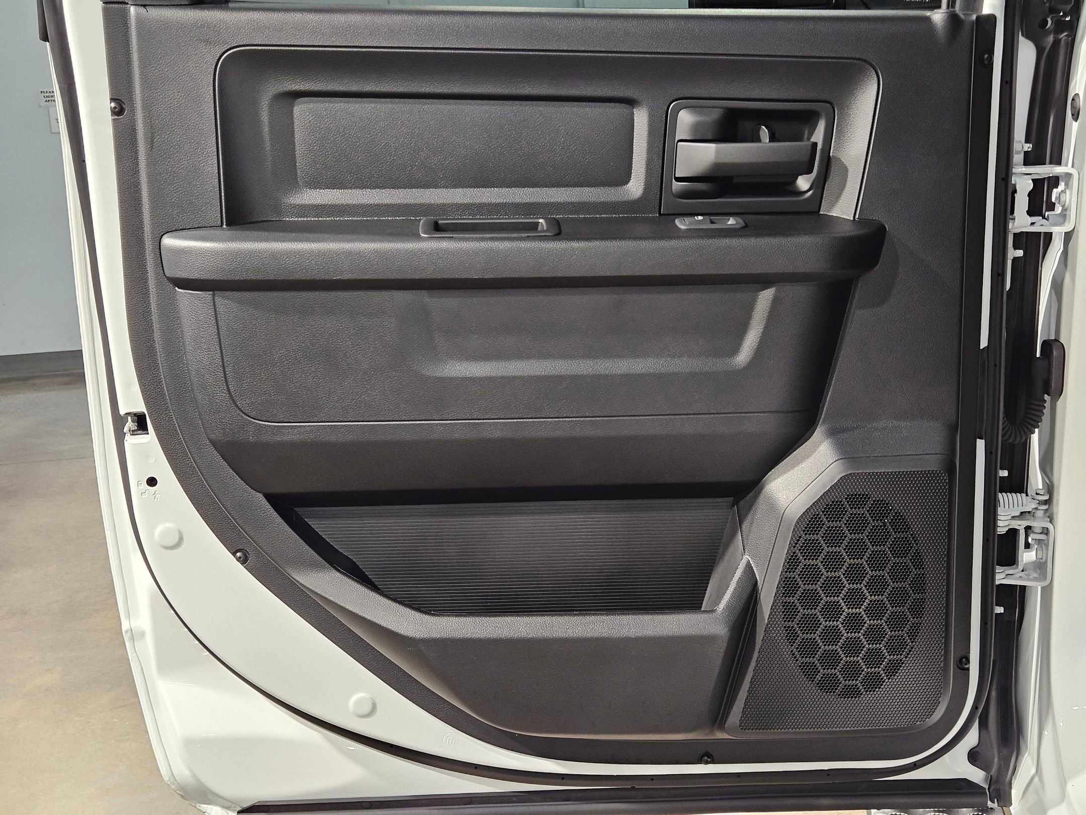 Used 2024 RAM 2500 Tradesman w/ Chrome Appearance Group image 33